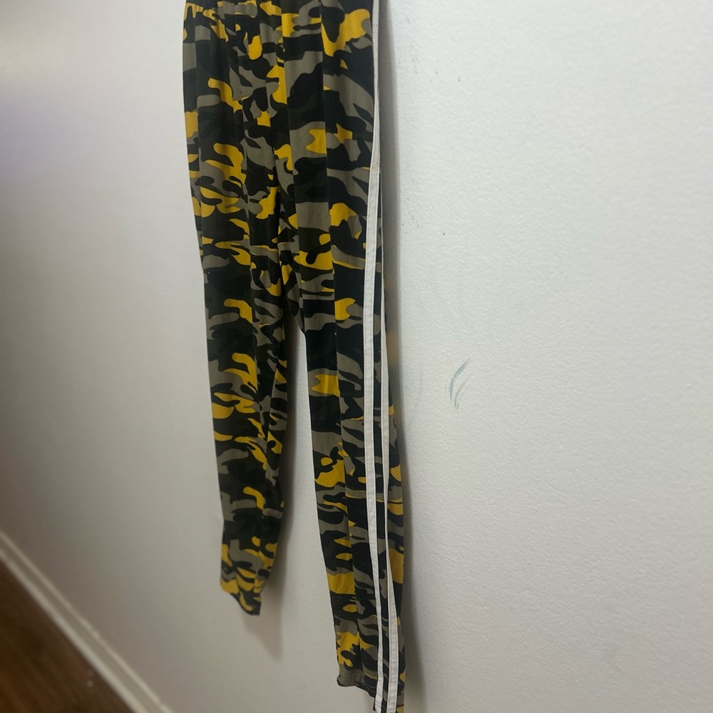 Women's Camouflage Leggings with Side Stripes